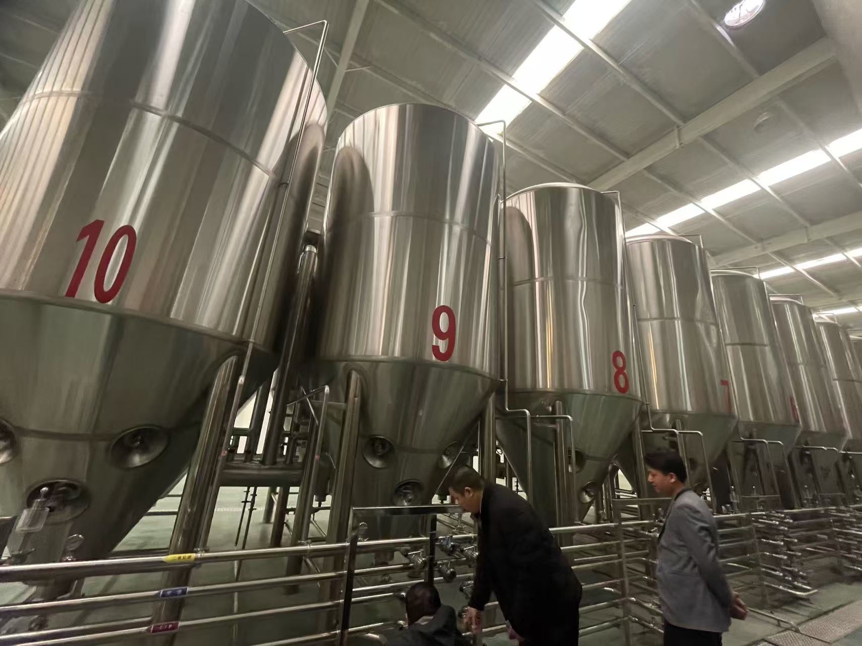 镇赉精酿啤酒设备厂—平面布置、设备设计、制造、调试、培训等一条龙服务